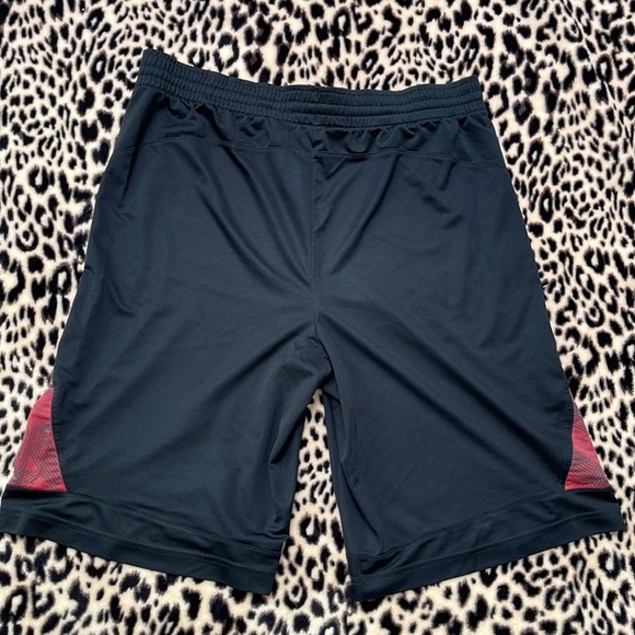 Reebok Men’s Basketball shorts black L - Picture 2 of 2